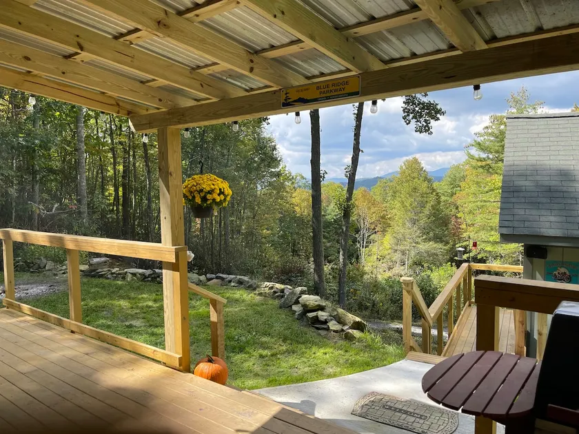 Twin Oaks at Linville, Private, Pet Friendly! - Image 1