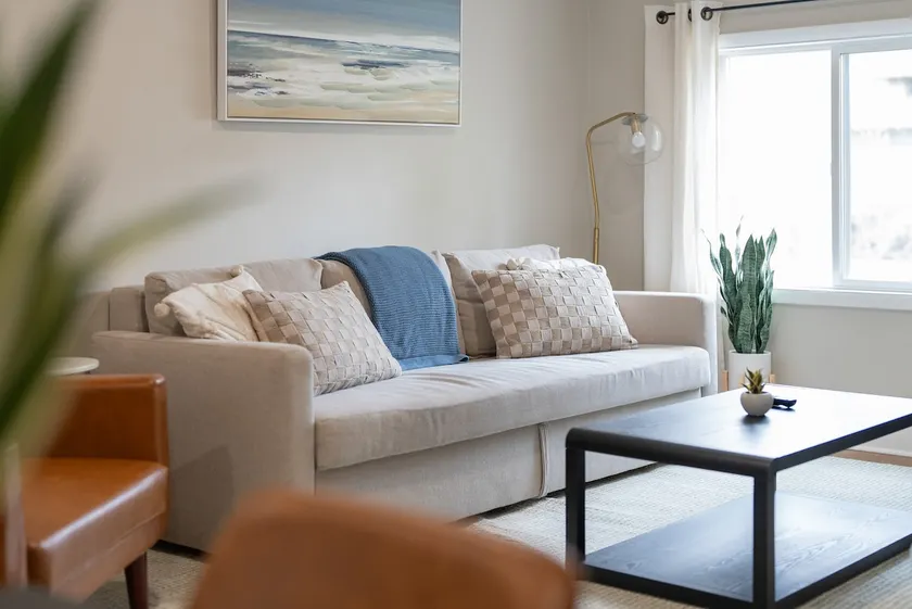 The Loft on 13th: Convenient 2-Bedroom Unit - Image 1