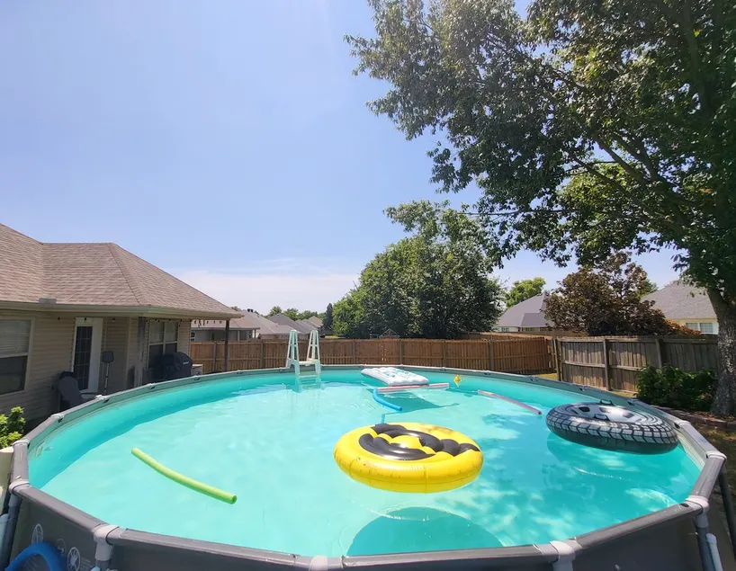 Pool Retreat OPEN this Wkend 3BR 2BA Near Food&Fun - Image 1