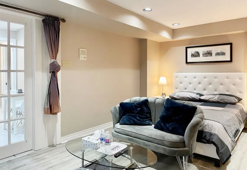 VSS-Private Restroom-Tranquil Retreat Suite - Image 1