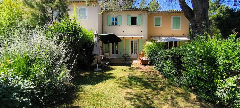 House • 2 Bedrooms • Pool • Garden • Golf - Image 1