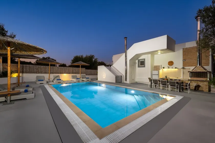 Amazing Summer Villa - Image 1
