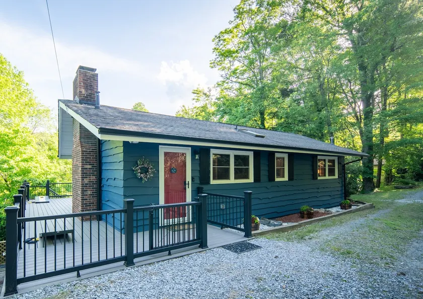 Relaxing Mountain Cabin for Families and Dogs - Image 1