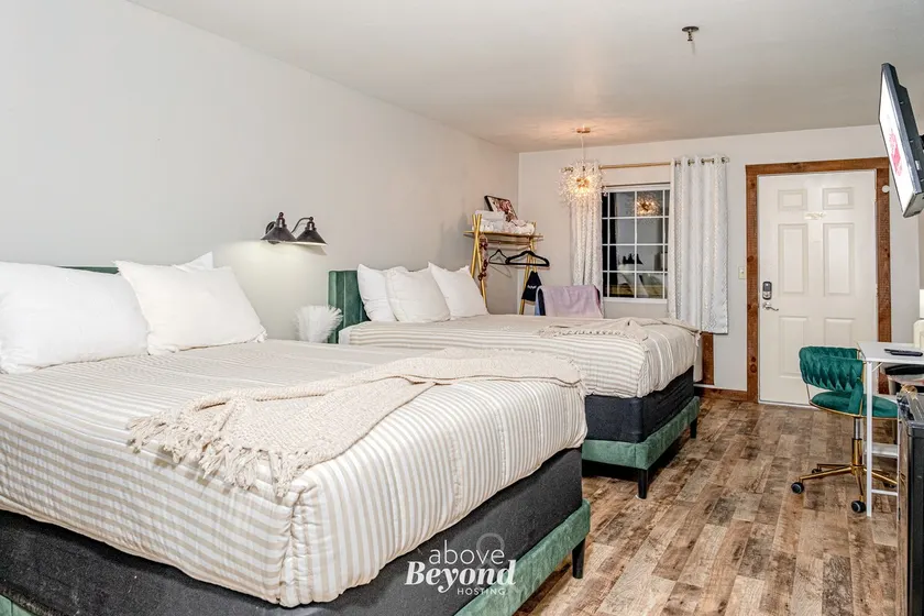 Pets stay free at Newly Remodeled Stay in Style! - Image 1