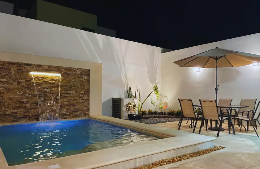Yucasa – Pool – 8 Guests – Ground-Floor Room - Image 1