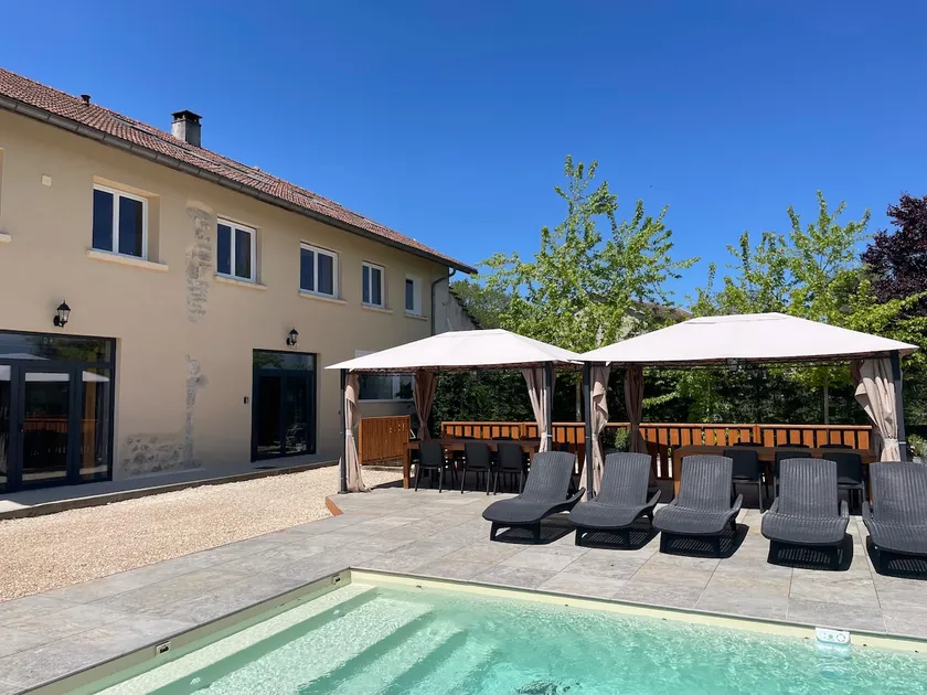 5 bedroom cottage with pool and mountain view - Image 1