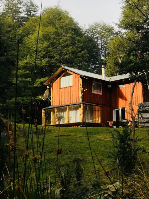 Cabin among waterfalls and hot springs - Image 1