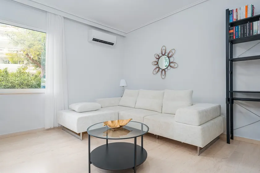 Minimal 1BD apt. in a quiet area near the centre - Image 1