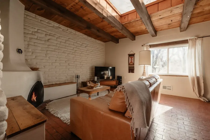Dreamy Adobe Home: A Peaceful Retreat 1-6 Guests - Image 1