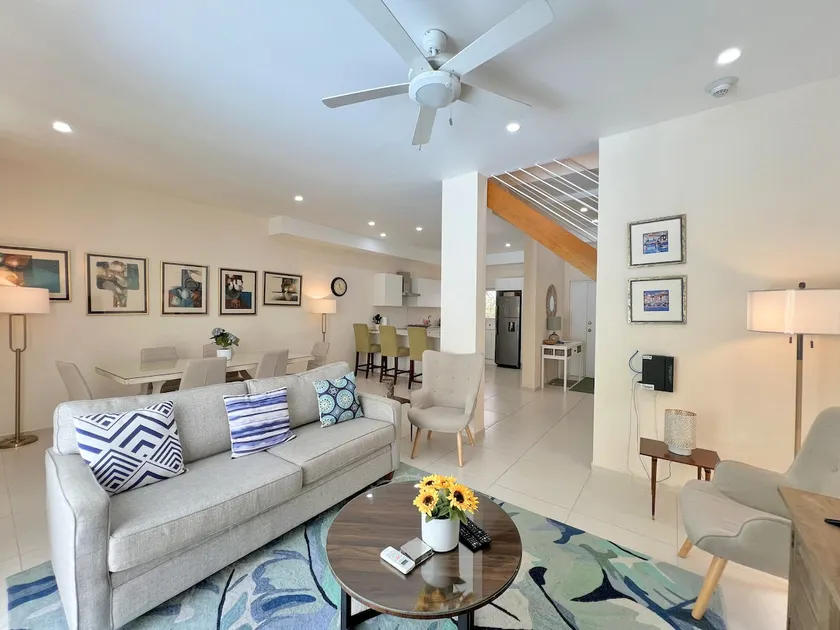 Amazing Townhouse Close to Beach and Restaurants - Image 1