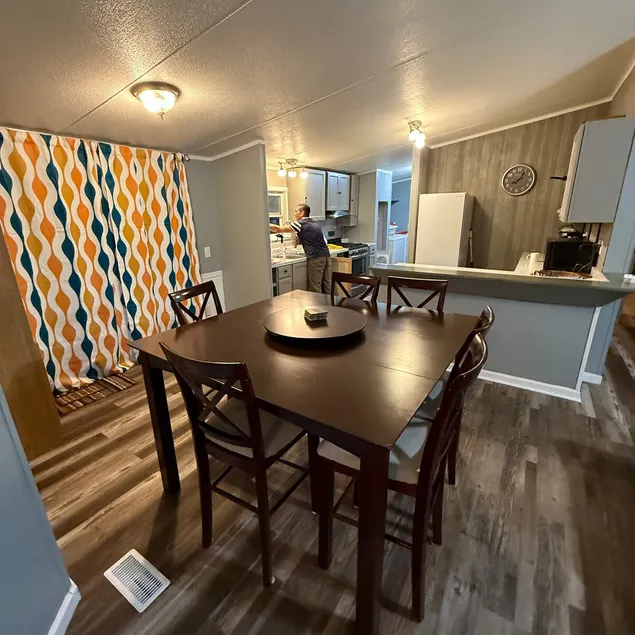 Complete house near mile of Sandy Beach & Sunsets - Image 1