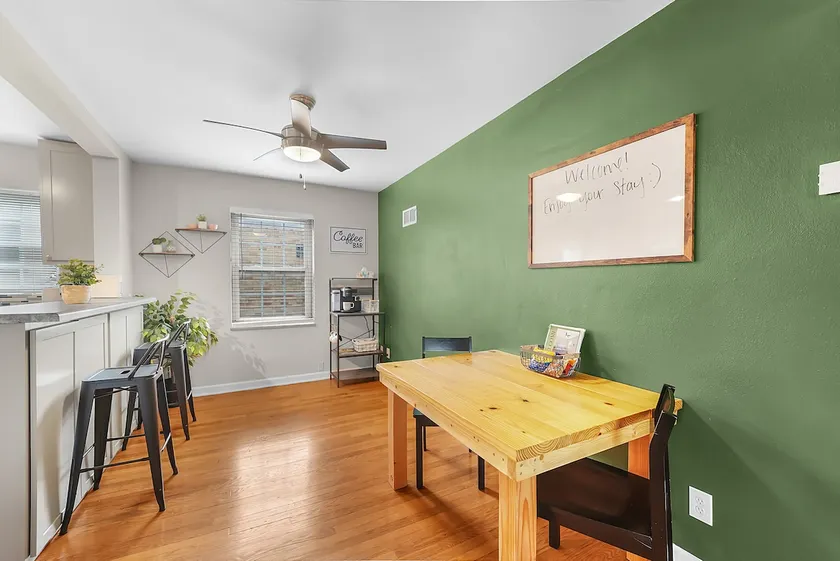 Cozy 1BR Across from Park, Fully Equipped + - Image 1