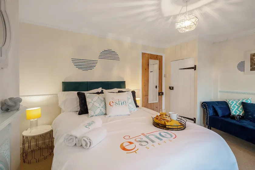 Cotswolds 3BD 1 5 Bath Garden City Centre - Image 1
