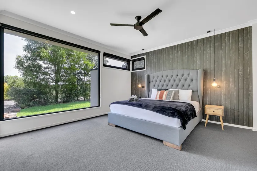 Modern New beautiful house near Geelong sleeps 10 - Image 1