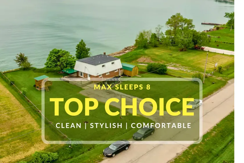 Cozy escape Charming Getaway with Lake View - Image 1