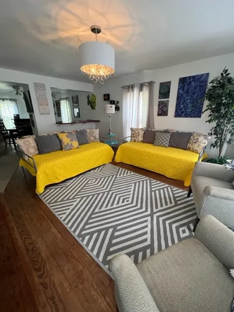 Retro Retreat: Downtown Tahlequah, Sleeps 6 - Image 1