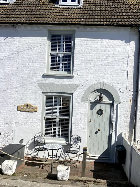 The Lost Lobster - 2 bedroom cottage with parking - Image 1