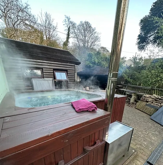 The hot tub by the waterfall - facilities included - Image 1