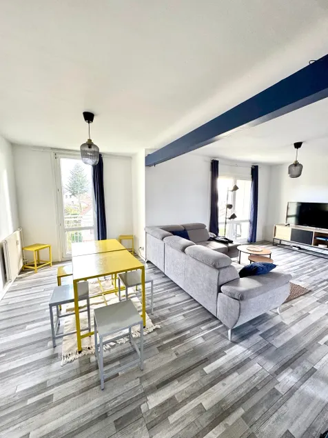 Ideal place for professionals or large families - Image 1
