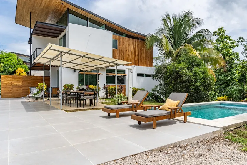 Superbe vue sur l'océan moderne avec piscine privée - Image 1