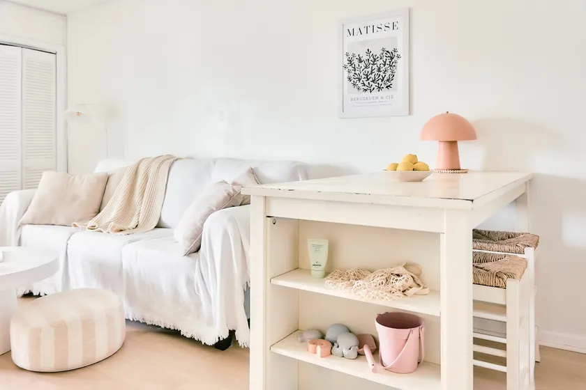 Stylish, Family-Friendly with Pool & Beach Access - Image 1