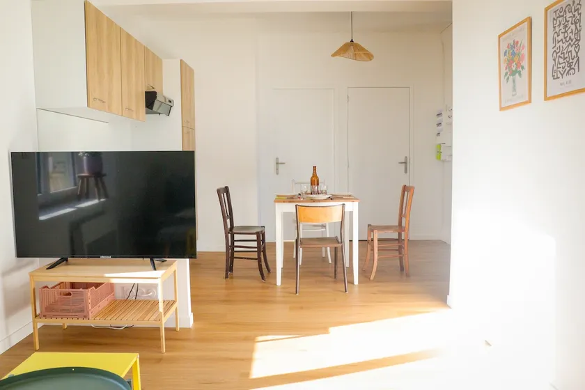 The General's quarters – Second-floor apartment - Image 1