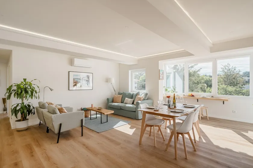 Seaside Cascais Center Apartment - Image 1