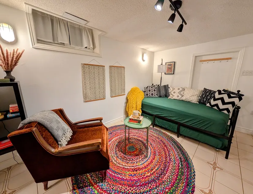Charming Downtown Apartment - Feels Like Home! - Image 1