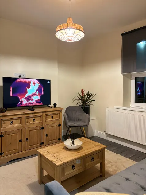 Penarth/Cardiff- spacious 2 bedroom flat - Image 1