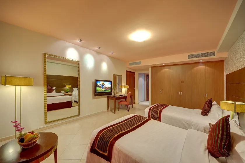 Fully Furnished 1BR Apartment - Image 1