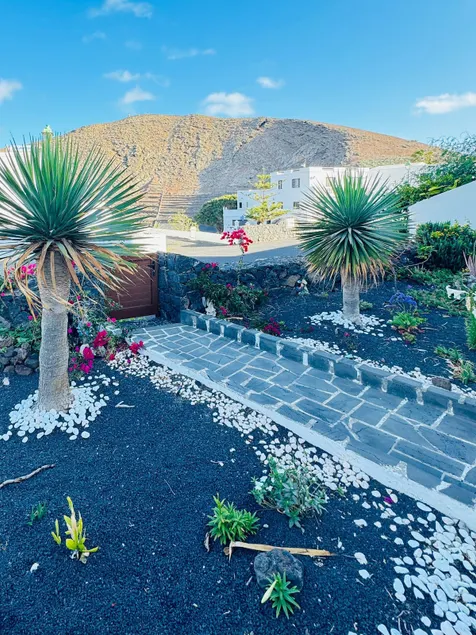 Casa Rural Yeyo en el cráter del volcán - Image 1