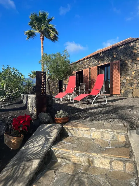 Beautiful, quietly located house with sea view - Image 1