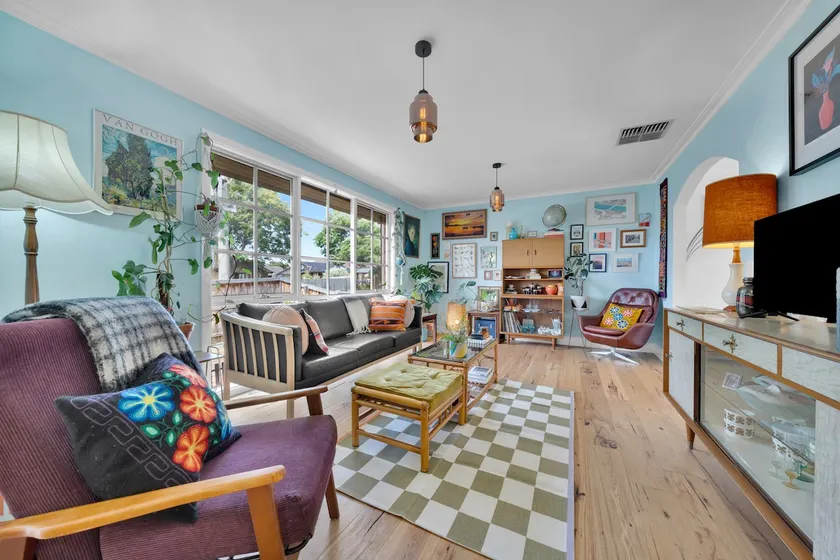 Mid-Century Bungalow in Preston South - Image 1