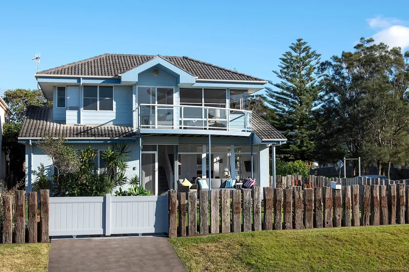 Amethyst - Beachfront Escape - Image 1