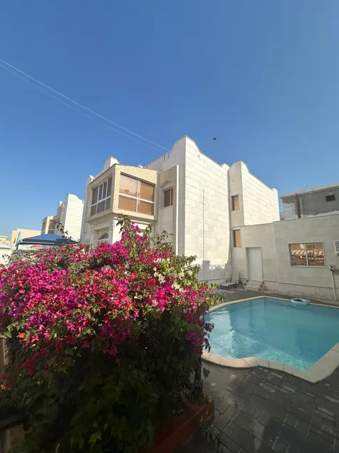 Luxurious 5-Bedroom Villa 29 - Image 1