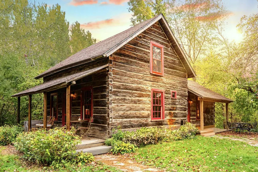 Wooded CABIN-Sunset & Lake Views/Kayak to Tiki Bar - Image 1