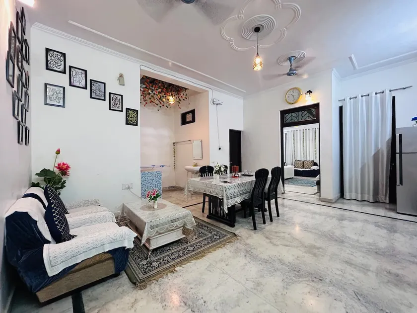 Private Floor in a Bungalow ! - Image 1