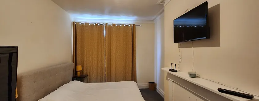 One Bed Comfort Studio Apartment - Image 1