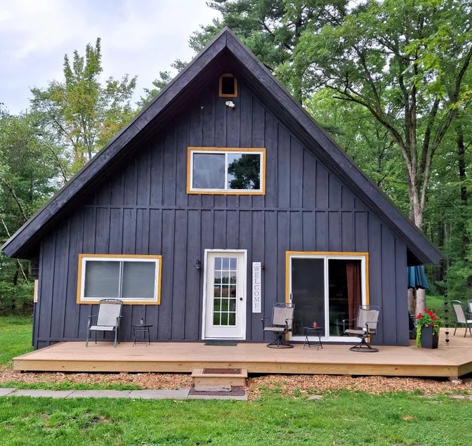 Cabin in the woods - Image 1