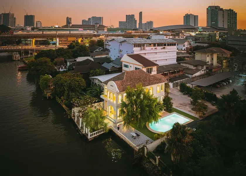 Hidden Canal Pool Villa Bangkok – Arpo Riverside - Image 1