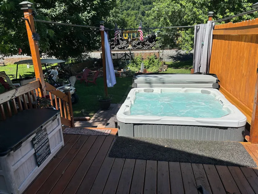  R-Lodge Getaway - Image 1