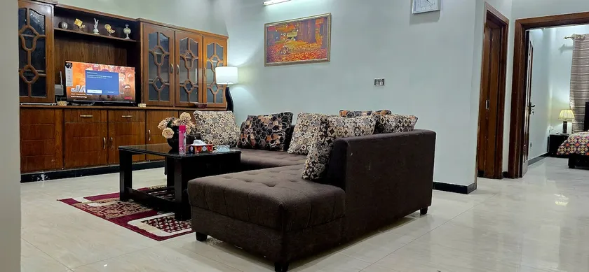 Family 3BHK G Parking Netflix Wi-Fi UhdTv Kitchen - Image 1
