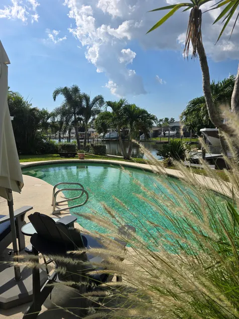Pool-Waterfront-Pet Friendly - Image 1