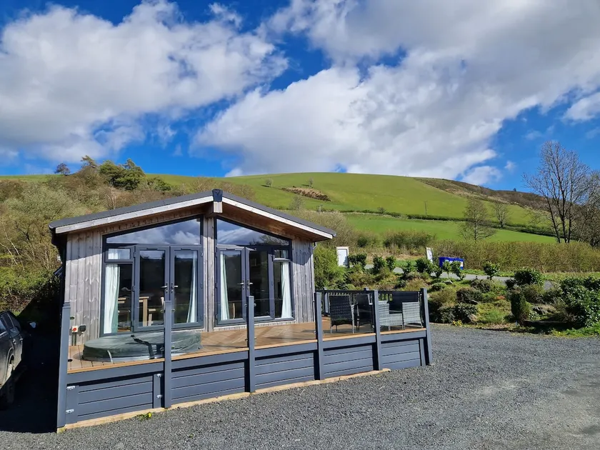 Sycamore Lodge - Image 1