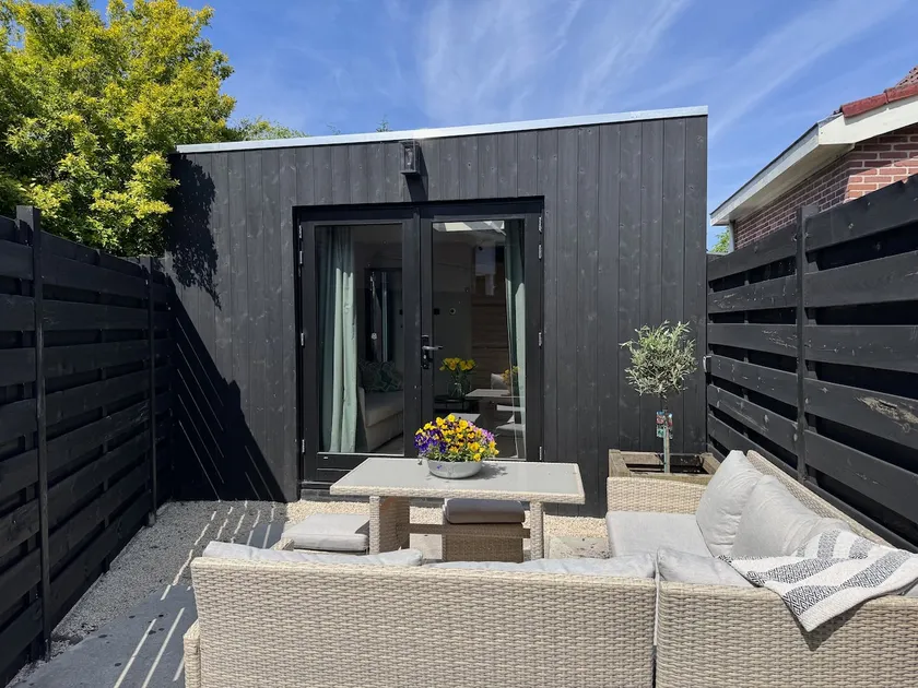 Modern guest house. - Image 1