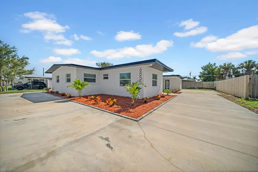St Pete Beach All New 3 Bedroom 2 bath - Image 1