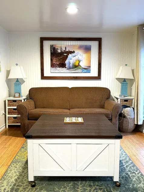 Coastal Themed Beach Getaway Cottage w/ Fireplace* - Image 1