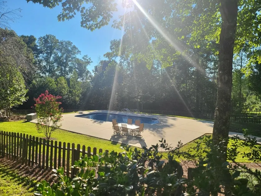 Beautiful Mountain View with Large Saltwater Pool - Image 1