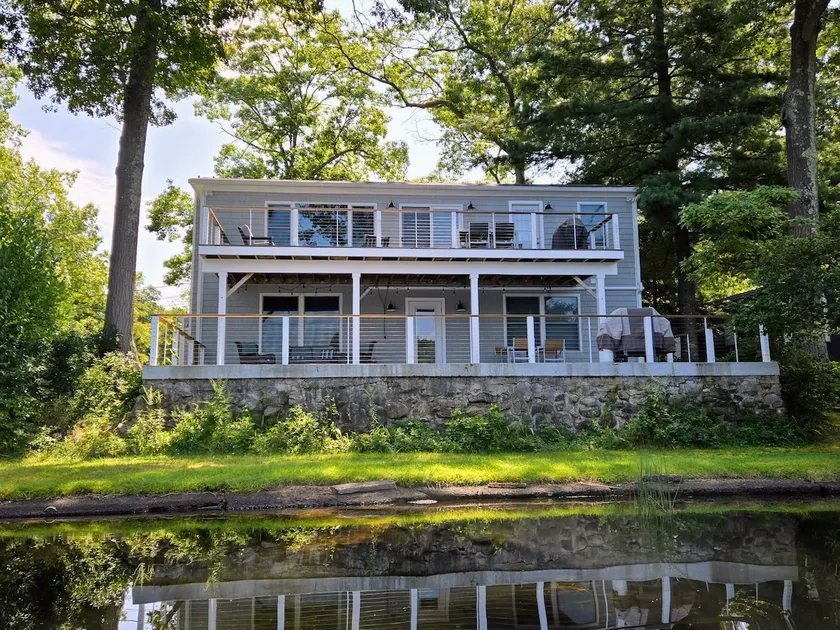 Entire Lakefront House on Pattagansett - Image 1