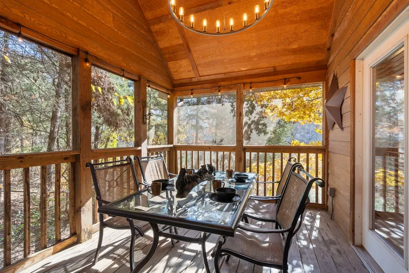 Little Creek Cabin - Image 1